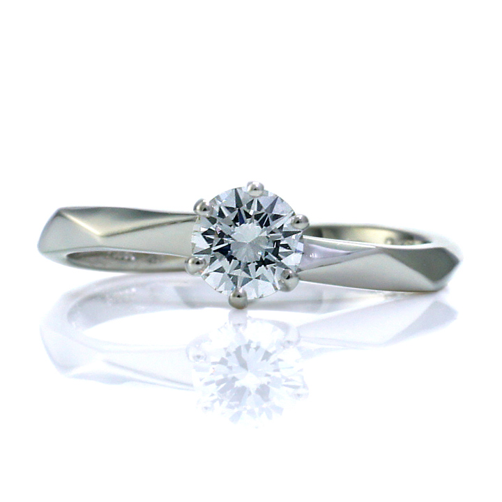 凹凸の模様を入れてスタイリッシュな婚約指輪に(e-1934)
