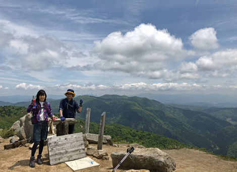 滋賀県と福井県の県境にある赤坂山と三国山を登りました☆