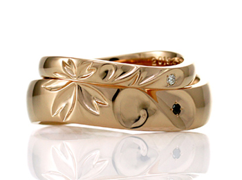 桜とイニシャルをデザインしたオーダーメイド結婚指輪