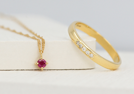 リフォームされたリングとペンダント