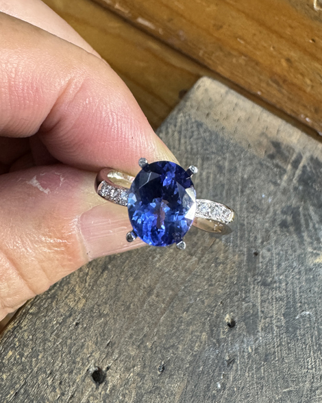 プラチナ製タンザナイトリング