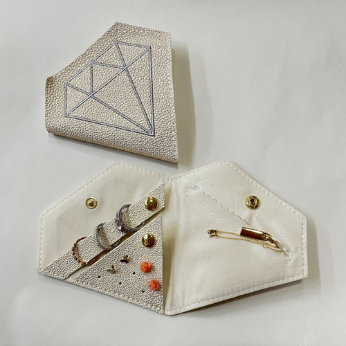 携帯用ジュエリーポーチ