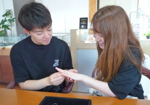 自分たちで制作する結婚指輪