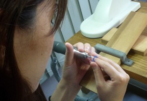 自分たちで制作する結婚指輪