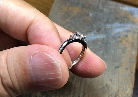 石留め　婚約指輪