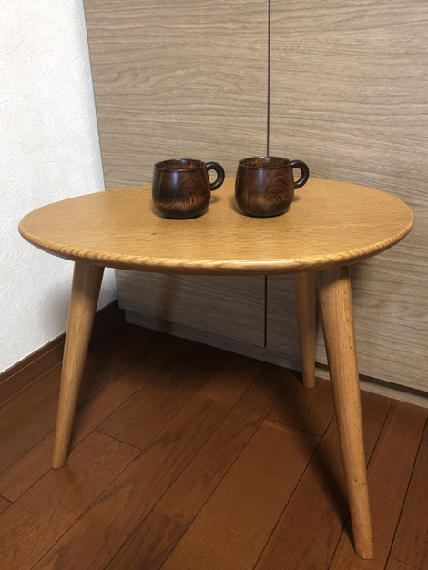 柏木工　卵型のテーブル