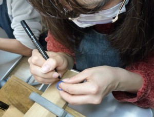 自分たちで制作する結婚指輪