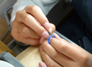 自分たちで制作する結婚指輪