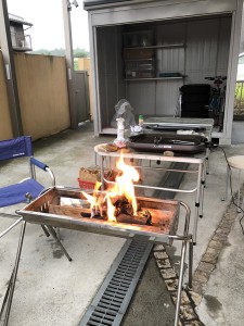 家でBBQを楽しむ