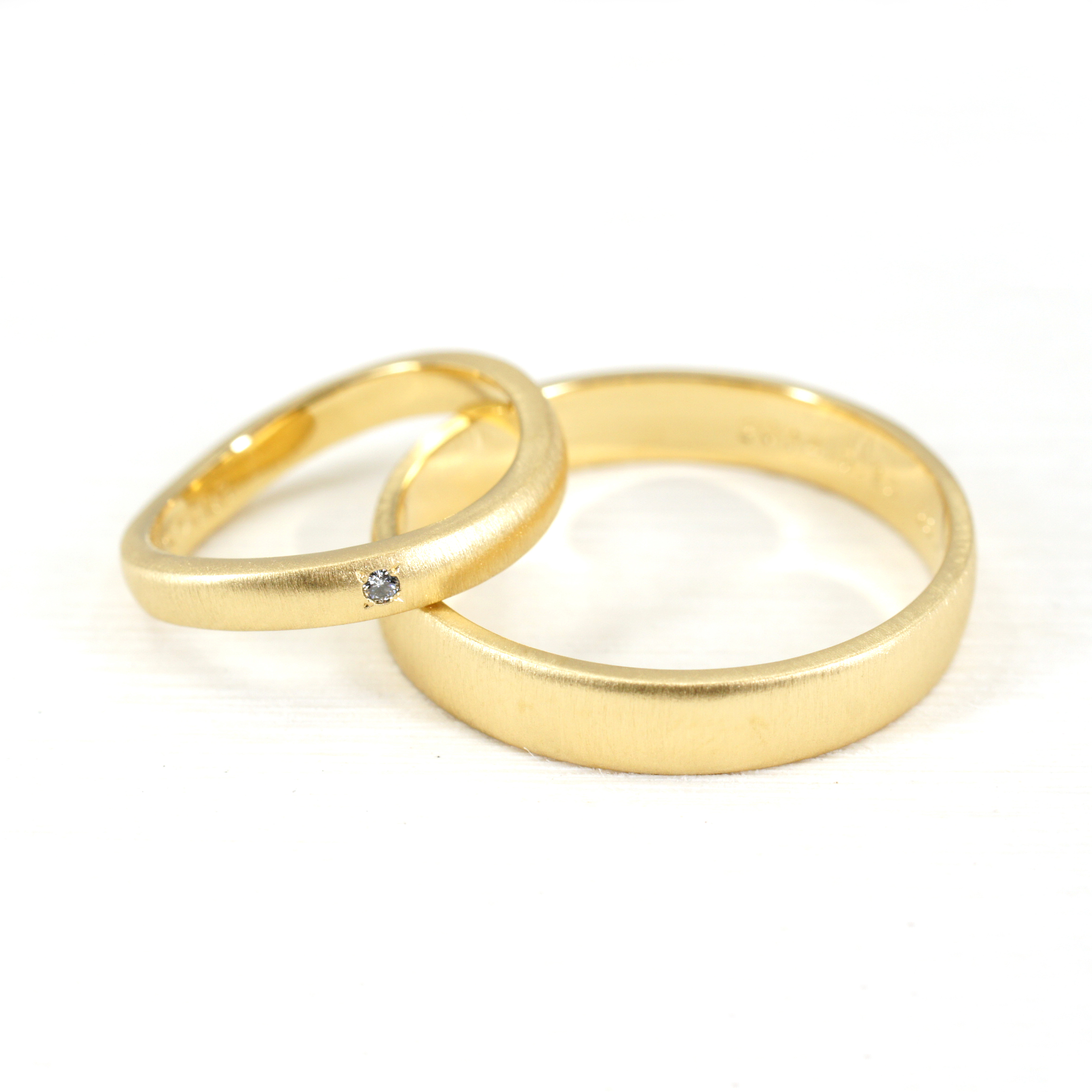 縦ヘアライン加工で仕上げて落ち着いた雰囲気に(m9984)