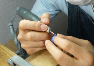 自分たちで制作する結婚指輪