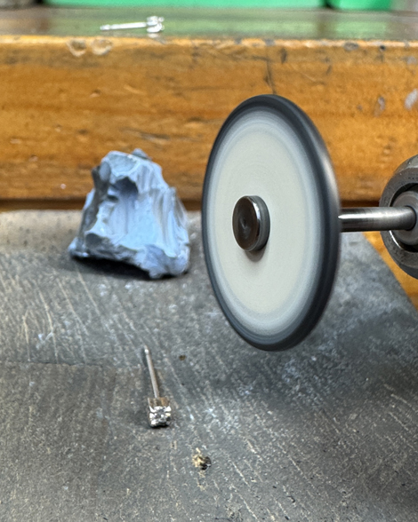 ダイヤモンドピアス