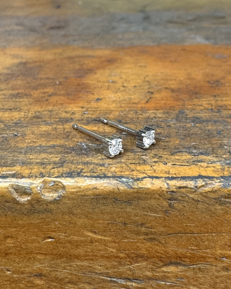 ダイヤモンドピアス