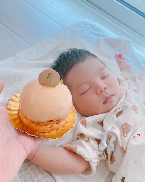 ももっち　桃ケーキ