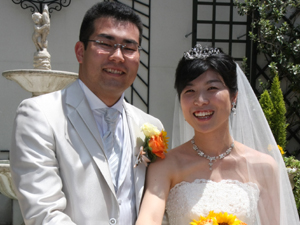 サプライズの婚約指輪と重ね着けできる結婚指輪で大満足。
