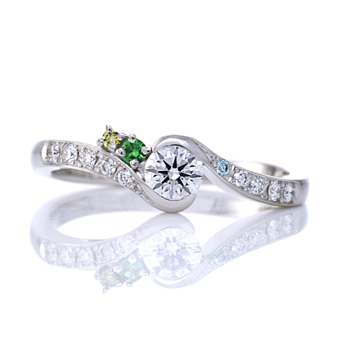 たくさんの宝石が輝く華やかな婚約指輪(e-1957)