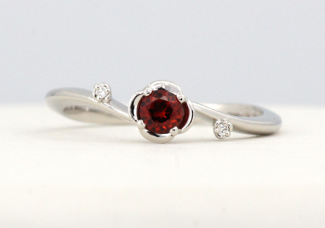 還暦祝いのガーネットリング