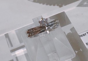 結婚指輪　婚約指輪