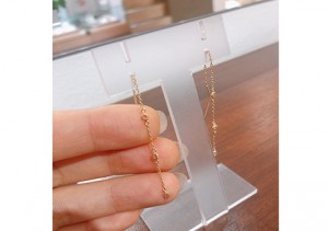 ピアス