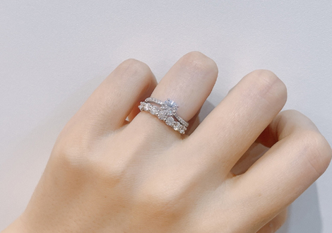 婚約指輪をより華やかに！ダイヤモンドを追加しました