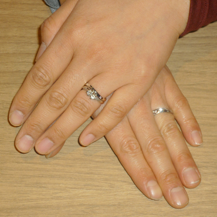ユリの花をメインにした婚約指輪(e-1776)