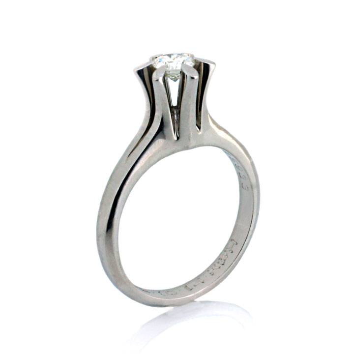 憧れの婚約指輪の王道デザインにリフォーム（ref020）